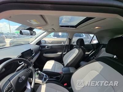 2025 Hyundai Venue SEL - zdjęcie 18 z 20 - miniatura