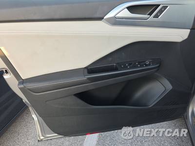 2025 Volkswagen Taos SE - zdjęcie 9 z 21 - miniatura