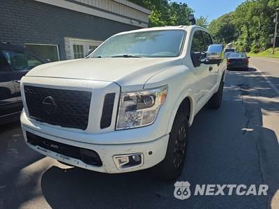 2019 Nissan TITAN PRO-4X Crew Cab Short Bed - zdjęcie 1 z 38 - miniatura