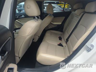 2018 Mercedes-Benz GLA 250 - zdjęcie 13 z 24 - miniatura
