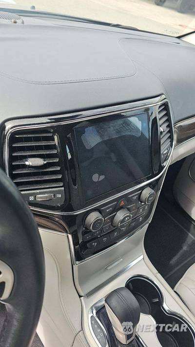 2020 Jeep Grand Cherokee Summit - zdjęcie 22 z 22 - miniatura