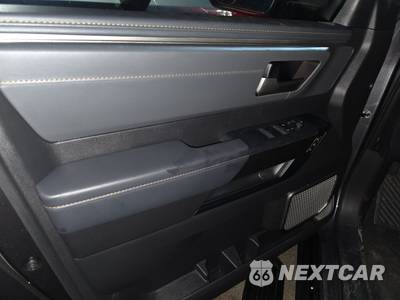 2026 Toyota Sequoia Capstone - zdjęcie 9 z 23 - miniatura