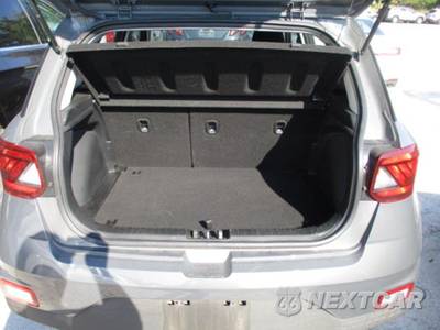 2025 Hyundai Venue SEL - zdjęcie 13 z 25 - miniatura