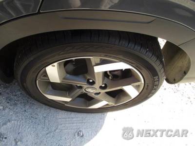 2025 Hyundai Venue SEL - zdjęcie 20 z 25 - miniatura