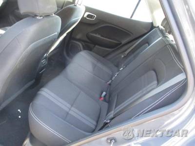 2025 Hyundai Venue SEL - zdjęcie 8 z 25 - miniatura