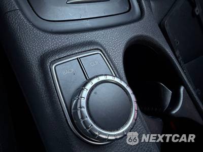 2014 Mercedes-Benz CLA 250 - zdjęcie 26 z 30 - miniatura