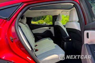 2023 Ford Mustang Mach-E Premium - zdjęcie 18 z 42 - miniatura