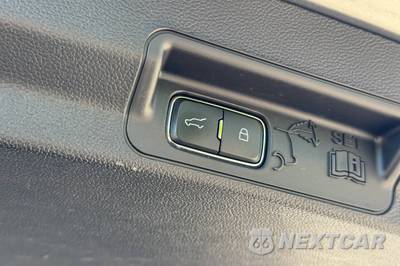 2021 Ford Explorer ST - zdjęcie 22 z 51 - miniatura