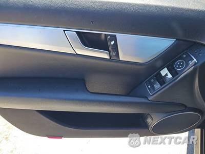 2012 Mercedes-Benz C 250 Sedan - zdjęcie 9 z 29 - miniatura
