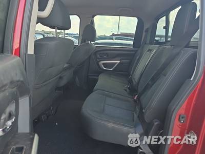 2017 Nissan TITAN SV Crew Cab Short Bed - zdjęcie 13 z 33 - miniatura