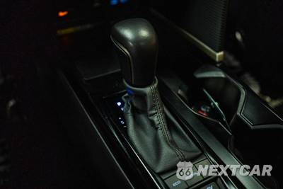 2025 Toyota Camry SE - zdjęcie 21 z 30 - miniatura