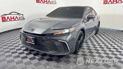 2025 Toyota Camry SE - zdjęcie 2 z 30 - miniatura