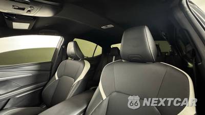 2025 Toyota Camry SE - zdjęcie 13 z 30 - miniatura