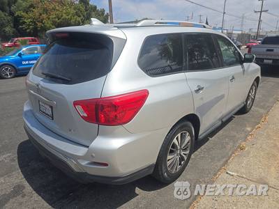 2019 Nissan Pathfinder SV - zdjęcie 4 z 23 - miniatura