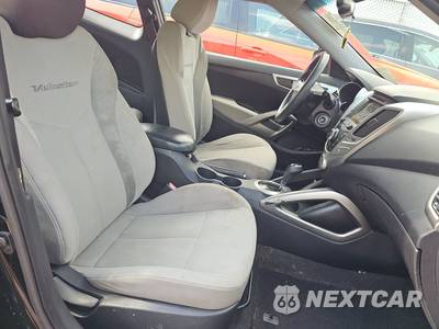 2013 Hyundai Veloster w/Gray Interior - zdjęcie 8 z 40 - miniatura