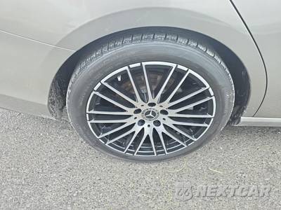 2023 Mercedes-Benz C 300 4MATIC Sedan - zdjęcie 10 z 23 - miniatura