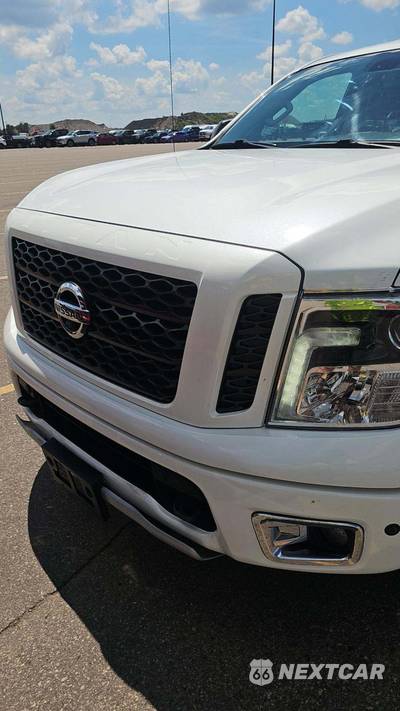 2018 Nissan TITAN PRO-4X Crew Cab Extra Short Bed - zdjęcie 25 z 34 - miniatura