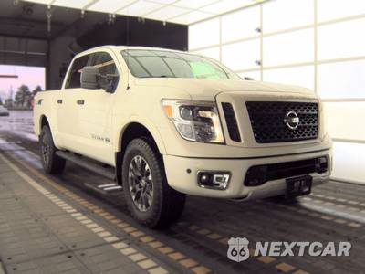 2018 Nissan TITAN PRO-4X Crew Cab Extra Short Bed - zdjęcie 4 z 34 - miniatura