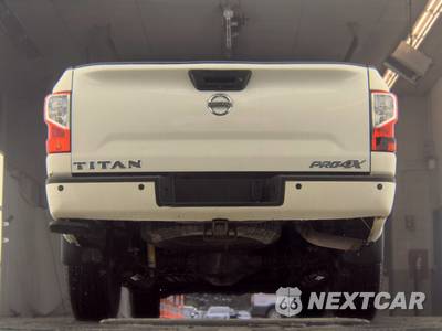 2018 Nissan TITAN PRO-4X Crew Cab Extra Short Bed - zdjęcie 7 z 34 - miniatura