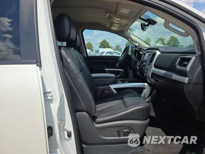 2018 Nissan TITAN PRO-4X Crew Cab Extra Short Bed - zdjęcie 14 z 34 - miniatura