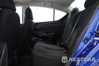 2015 Nissan Versa SV - zdjęcie 17 z 26 - miniatura
