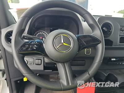 2025 Mercedes-Benz Sprinter 3500XD Cab Chassis DRW - zdjęcie 10 z 19 - miniatura
