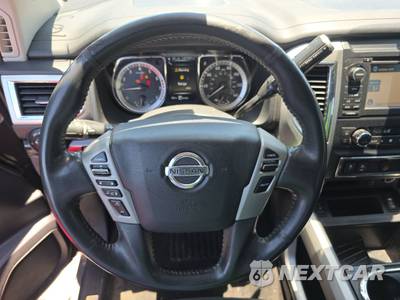 2018 Nissan TITAN SV Crew Cab Short Bed - zdjęcie 10 z 39 - miniatura