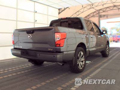 2018 Nissan TITAN SV Crew Cab Short Bed - zdjęcie 4 z 39 - miniatura