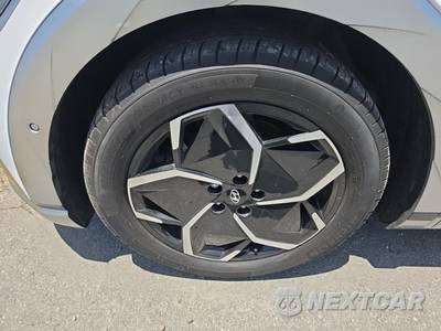 2024 Hyundai IONIQ 5 Limited - zdjęcie 17 z 27 - miniatura