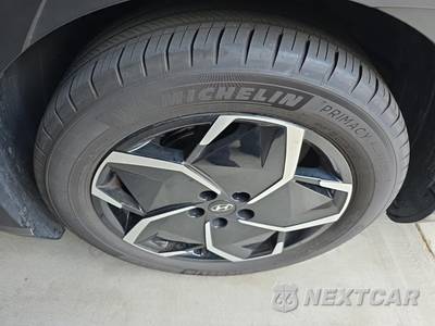 2024 Hyundai IONIQ 5 SE - zdjęcie 17 z 40 - miniatura