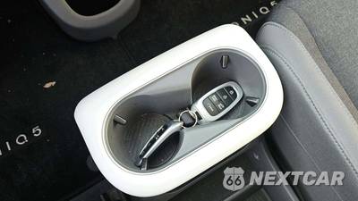 2024 Hyundai IONIQ 5 SE - zdjęcie 17 z 34 - miniatura