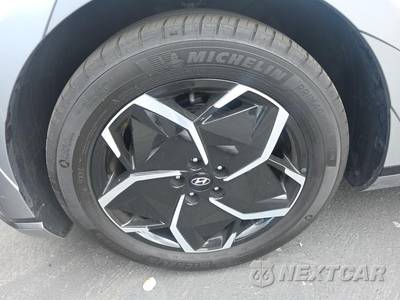 2024 Hyundai IONIQ 5 Limited - zdjęcie 17 z 36 - miniatura