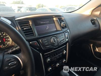 2018 Nissan Pathfinder S - zdjęcie 11 z 18 - miniatura