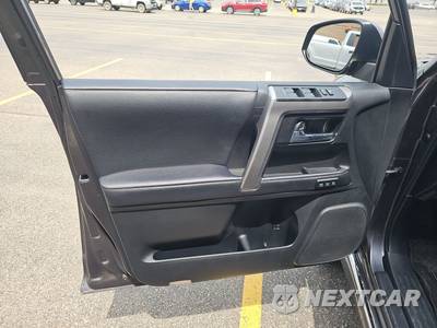 2022 Toyota 4Runner Limited - zdjęcie 9 z 38 - miniatura