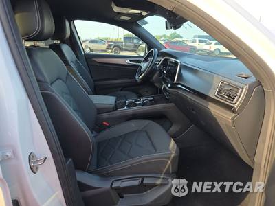 2025 Volkswagen Atlas Cross Sport 2.0T SE w/Technology - zdjęcie 8 z 32 - miniatura