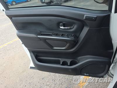 2021 Nissan TITAN PRO-4X Crew Cab Short Bed - zdjęcie 9 z 25 - miniatura