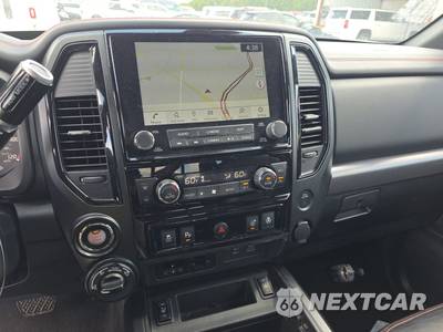 2021 Nissan TITAN PRO-4X Crew Cab Short Bed - zdjęcie 11 z 25 - miniatura