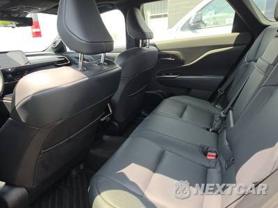 2025 Toyota Crown Signia Limited - zdjęcie 13 z 22 - miniatura