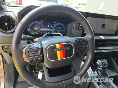 2024 Toyota Land Cruiser First Edition - zdjęcie 10 z 17 - miniatura