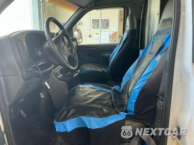 2002 Chevrolet Express 3500 - zdjęcie 27 z 38 - miniatura