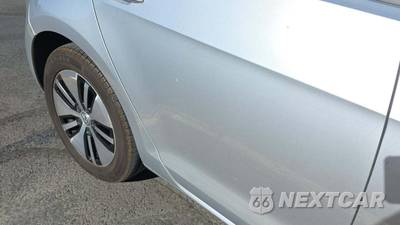 2016 Volkswagen e-Golf SE Hatchback - zdjęcie 31 z 40 - miniatura