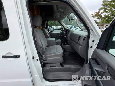 2012 Nissan NV2500 HD Cargo S High Roof 146.1" WB - zdjęcie 24 z 46 - miniatura