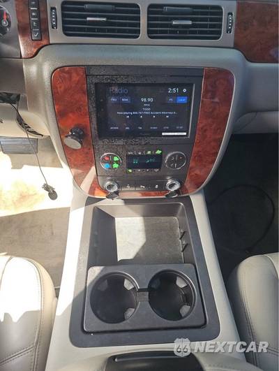 2013 Chevrolet Suburban 1500 LT 1LT - zdjęcie 15 z 18 - miniatura