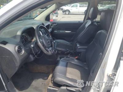 2014 Jeep Compass Latitude - zdjęcie 7 z 17 - miniatura