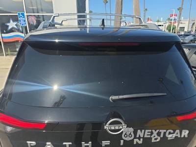 2024 Nissan Pathfinder Platinum - zdjęcie 22 z 32 - miniatura
