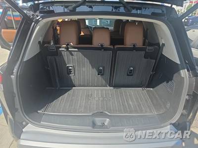 2024 Nissan Pathfinder Platinum - zdjęcie 18 z 32 - miniatura