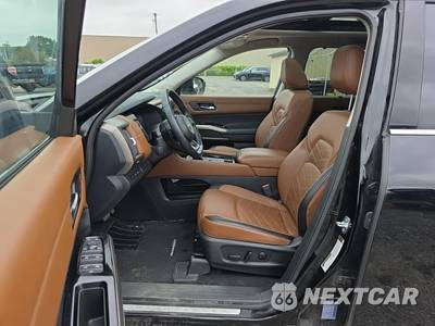 2024 Nissan Pathfinder Platinum - zdjęcie 11 z 28 - miniatura