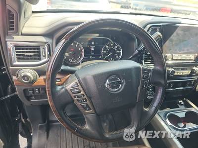 2020 Nissan TITAN Platinum Reserve Crew Cab Short Bed - zdjęcie 10 z 19 - miniatura