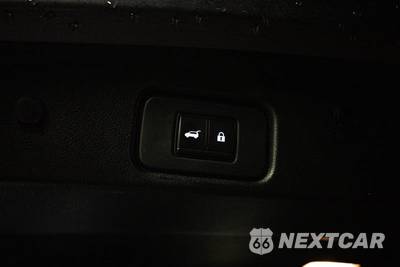 2022 Nissan Pathfinder Platinum - zdjęcie 8 z 31 - miniatura