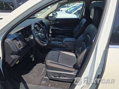 2024 Nissan Pathfinder SL - zdjęcie 7 z 21 - miniatura